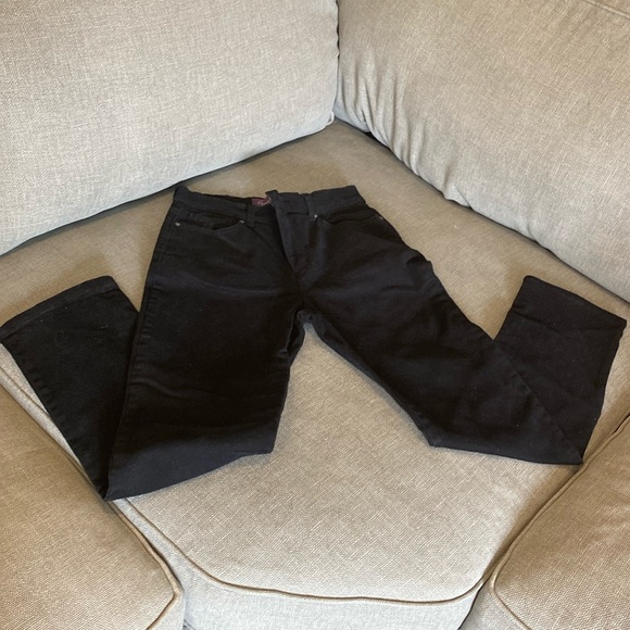 Gloria Vanderbilt SZ 6 Amanda Jeans - 14.5”W stretches to 16” x 37” L x 11” rise - Picture 2 of 10